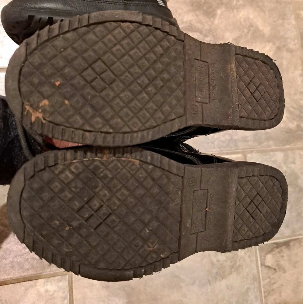 2 pairs of kids boots